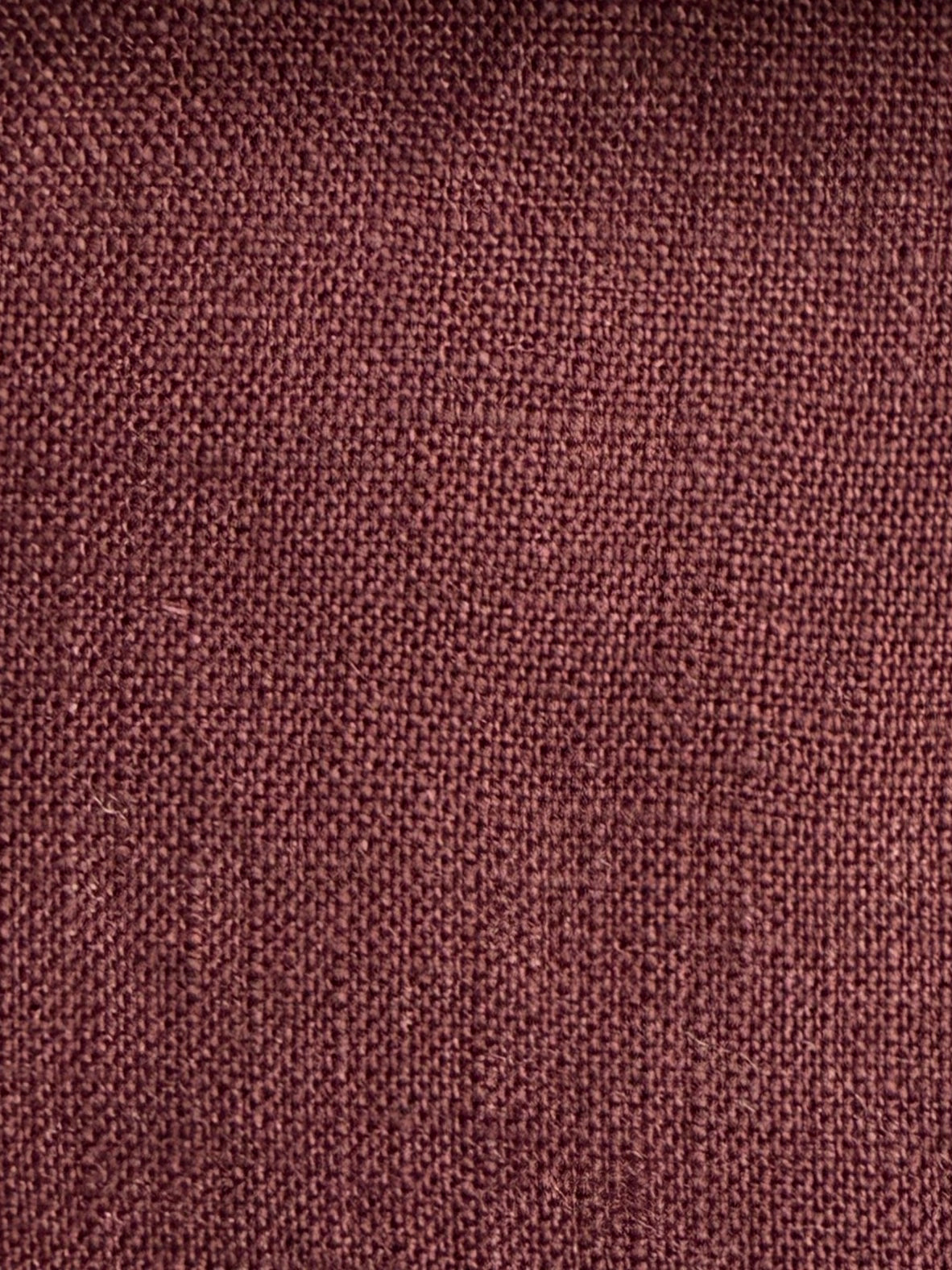 Burgundy linen origami bag fabric detail– handmade linen shoulder bag by Esra Kayira brand